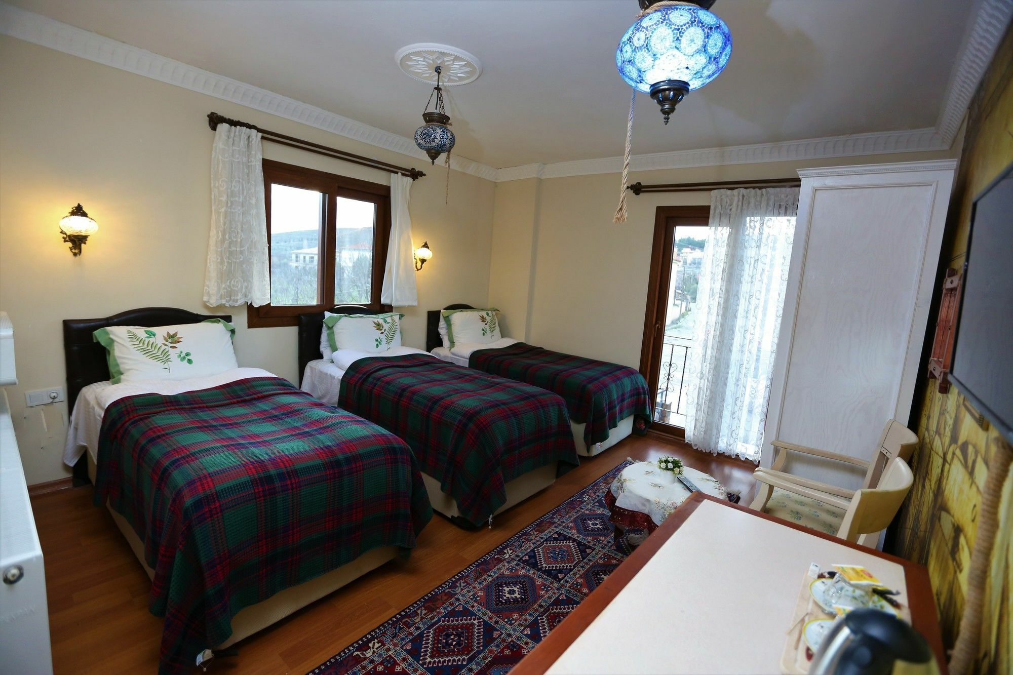 Can Efes Hotel Селчук Екстериор снимка